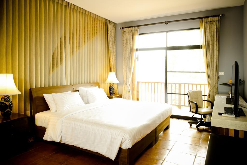 Phukumhom Khao Yai Hotel Wangkata Exterior photo