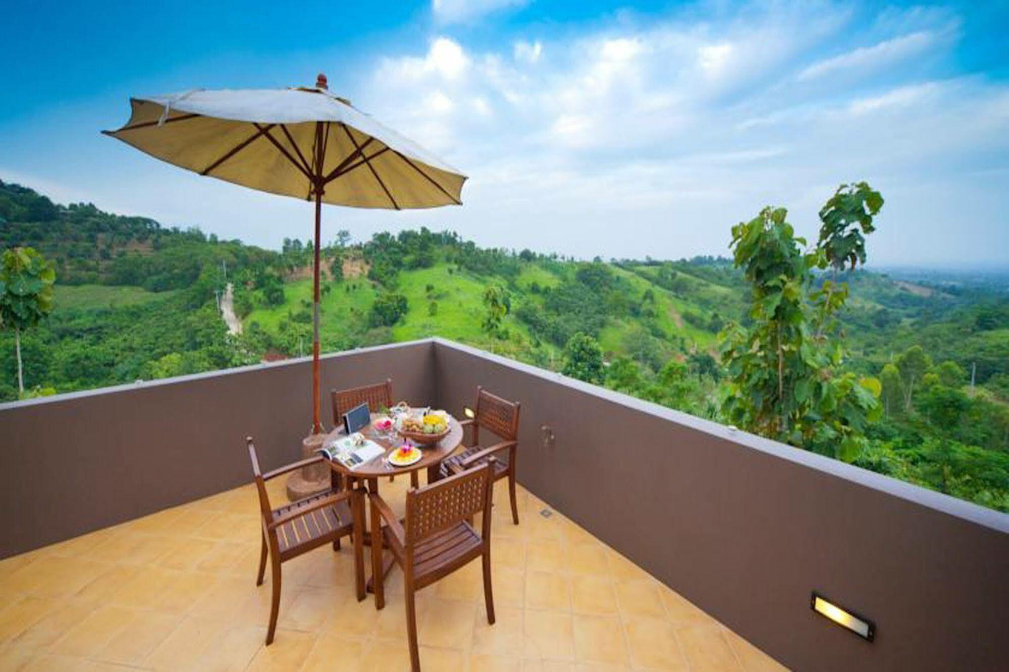 Phukumhom Khao Yai Hotel Wangkata Exterior photo