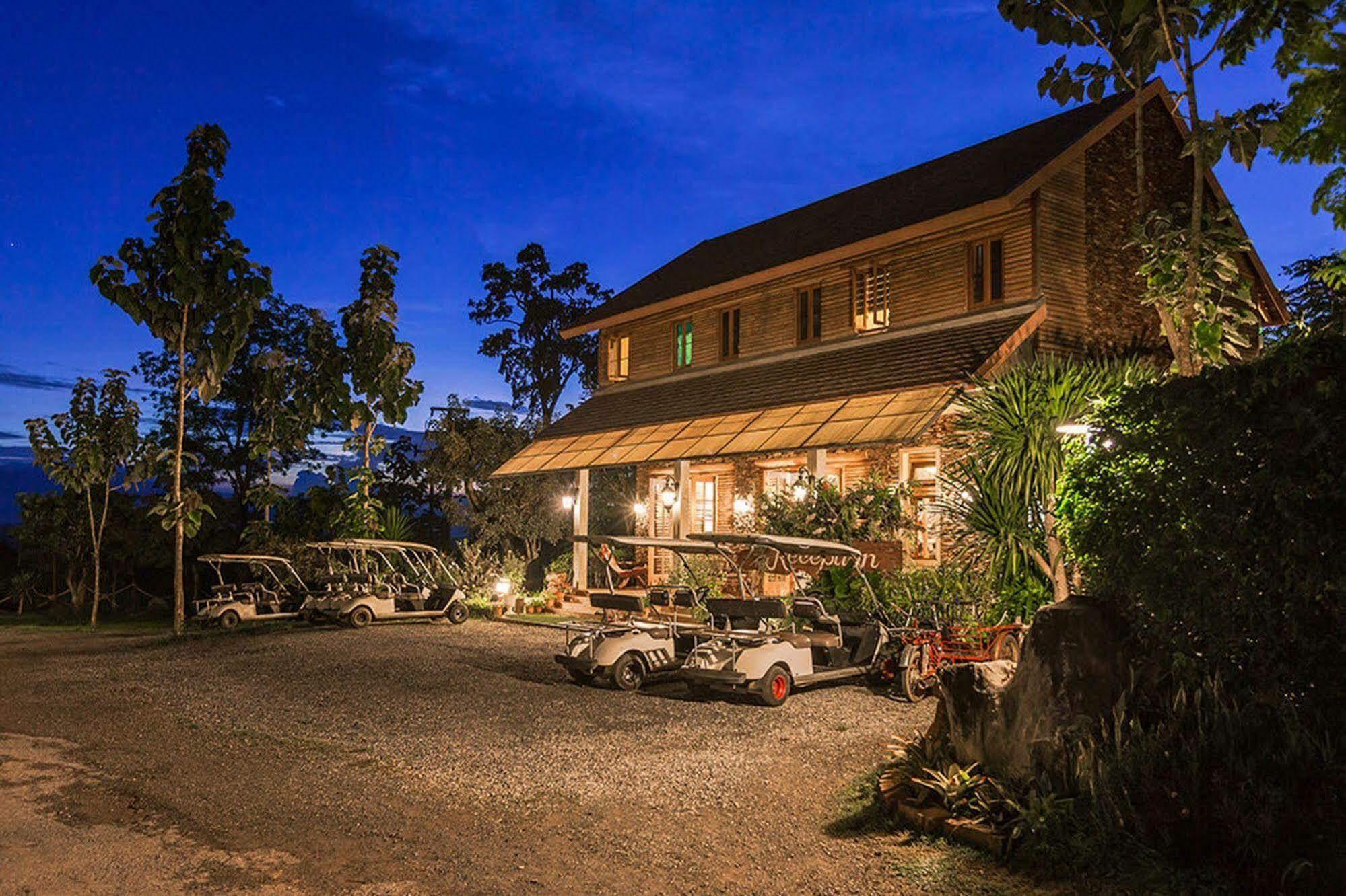 Phukumhom Khao Yai Hotel Wangkata Exterior photo